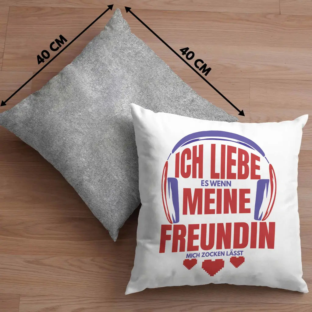 make-your-dreams-come-true-to-wear-trendation-ich-liebe-es-wenn-meine-freundin-mich-zocken-lasst-gamer-geschenk-liebe-valentinstag-spruch-geschenk-dekokissen-mit-fullung-40×40-fashion_3.webp